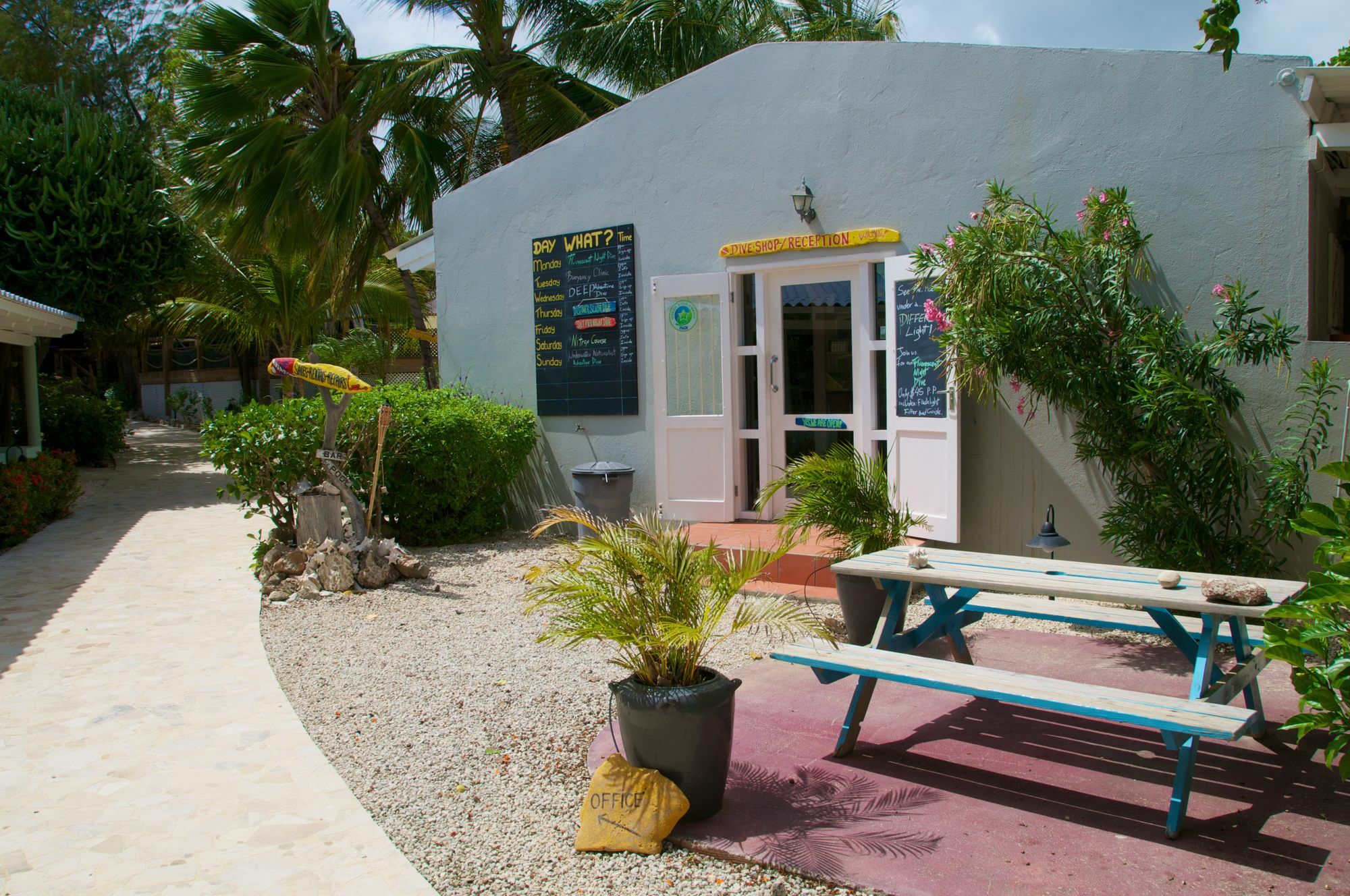 Caribbean Club Bonaire Aparthotel Ngoại thất bức ảnh